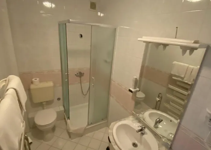 Alojamento de Acomodação e Pequeno-almoço Juhász 4*